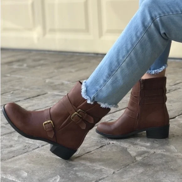A.n.a brown ankle bootie faux leather Strappy buckle 7.5 zip up fall boots 7 1/2 - Picture 11 of 11
